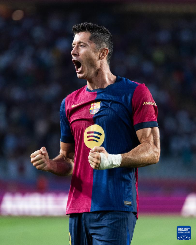 内马尔指责拜仁大将飞铲梅西：你是疯了还是怎么了？