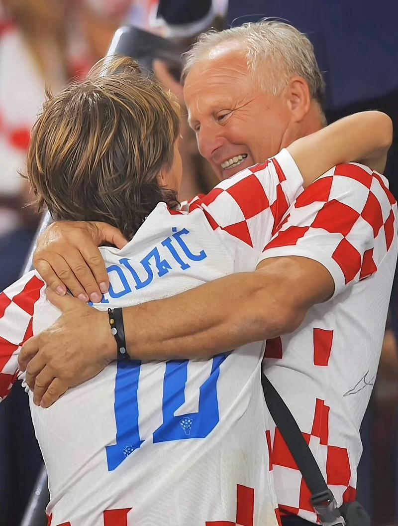 NBA西部：湖人火箭连续下滑，黑马逆袭，2-7竞争激烈，勇士又松了