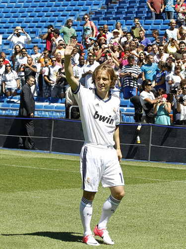 逃离巨人警察！第一人称沉浸新作《警目如炬》新预告