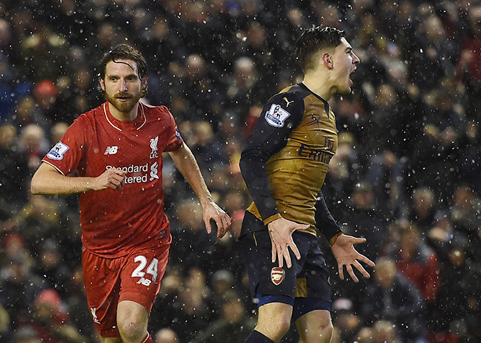 单节18分！库里超远三分惊艳全场，刷新连续三分纪录成里程碑