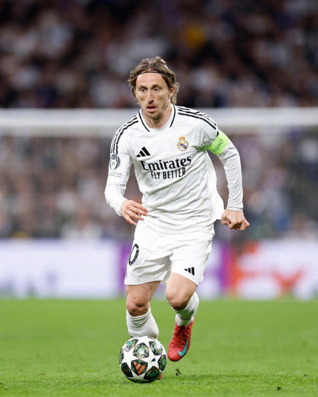 [国内足球]维塔尔右脚传中 古斯塔沃头球顶入球门